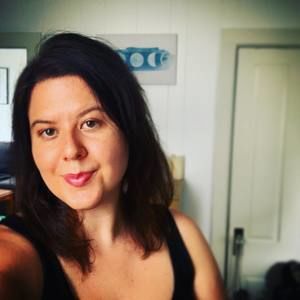 Meet your Posher, Adrianne